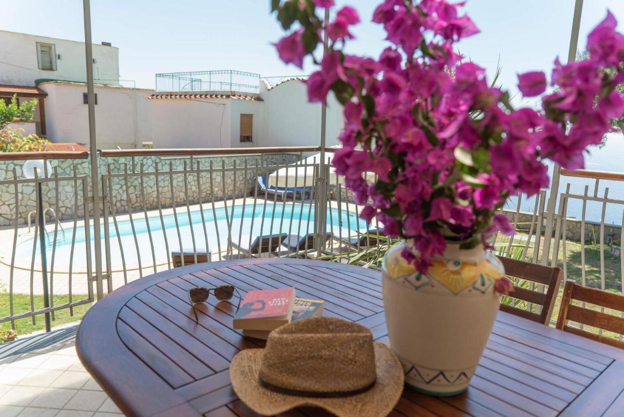 Olga'S Relais Aparthotel Massa Lubrense Buitenkant foto