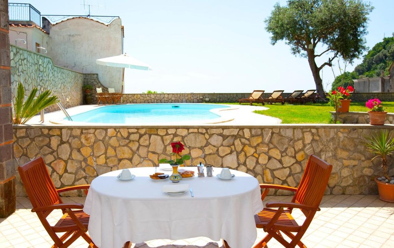 Olga'S Relais Aparthotel Massa Lubrense Buitenkant foto