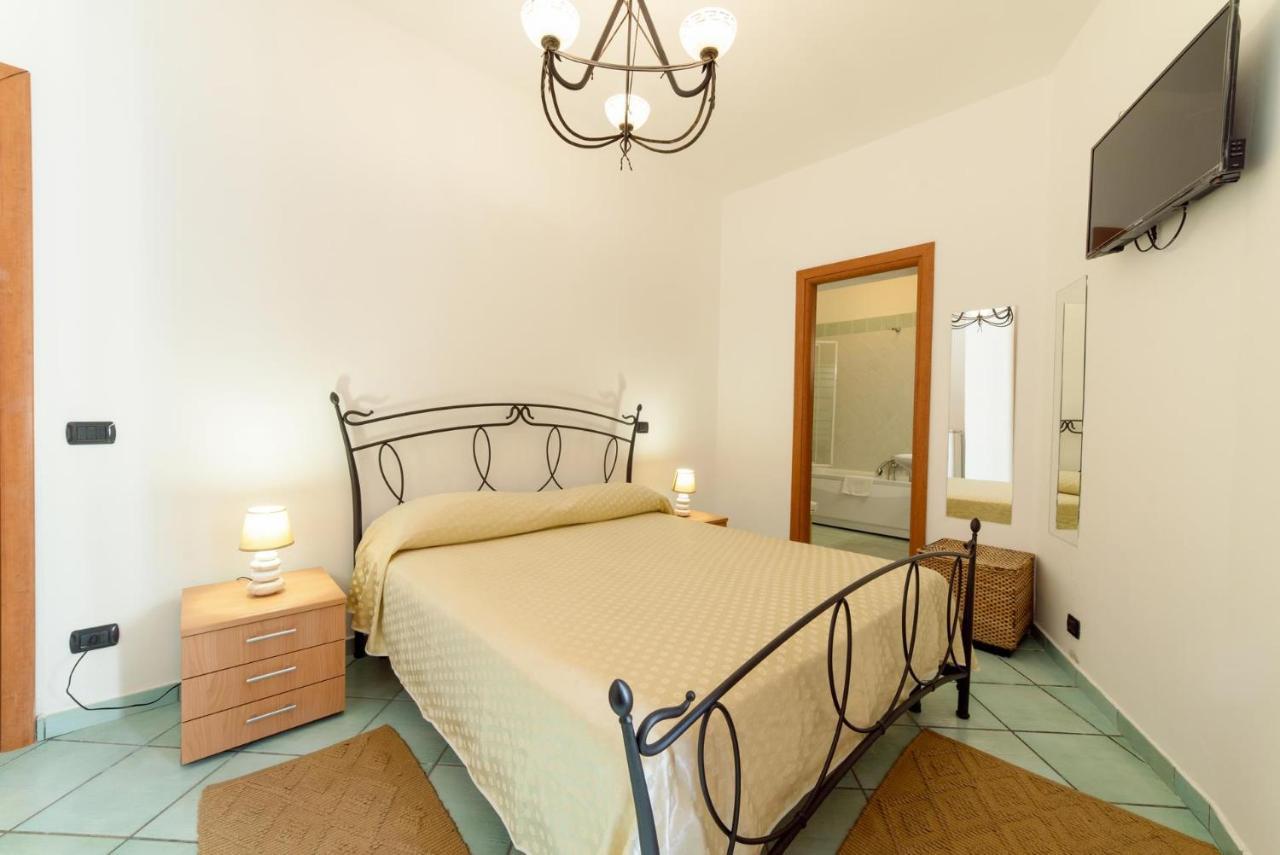 Olga'S Relais Aparthotel Massa Lubrense Buitenkant foto